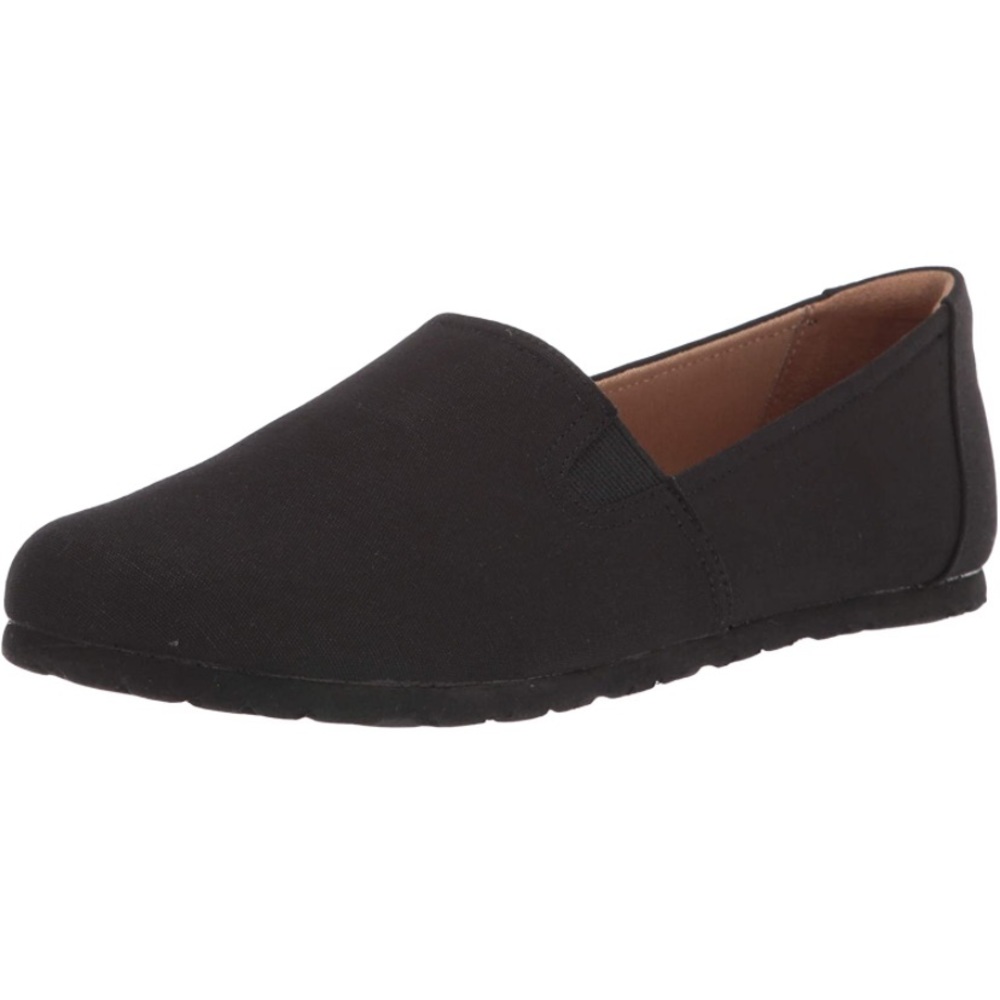 Amazon Essentials Women's Casual Slip-On Canvas Flat Black